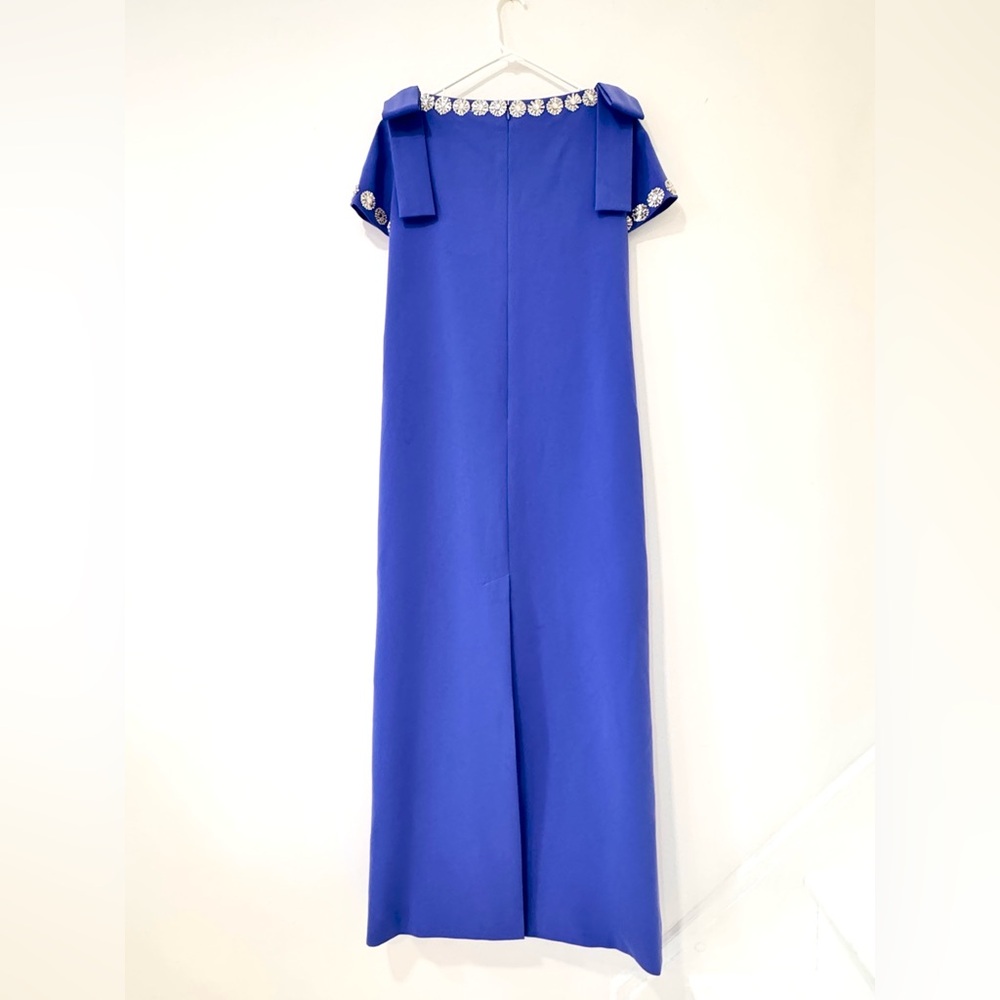 CAROLINA HERRERA Crystal-Trim Boatneck Column Gown With Shoulder Bows Maxi Dress - Picture 8 of 15